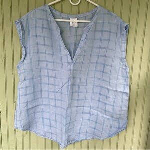 Gap sleeveless top.  size XL.